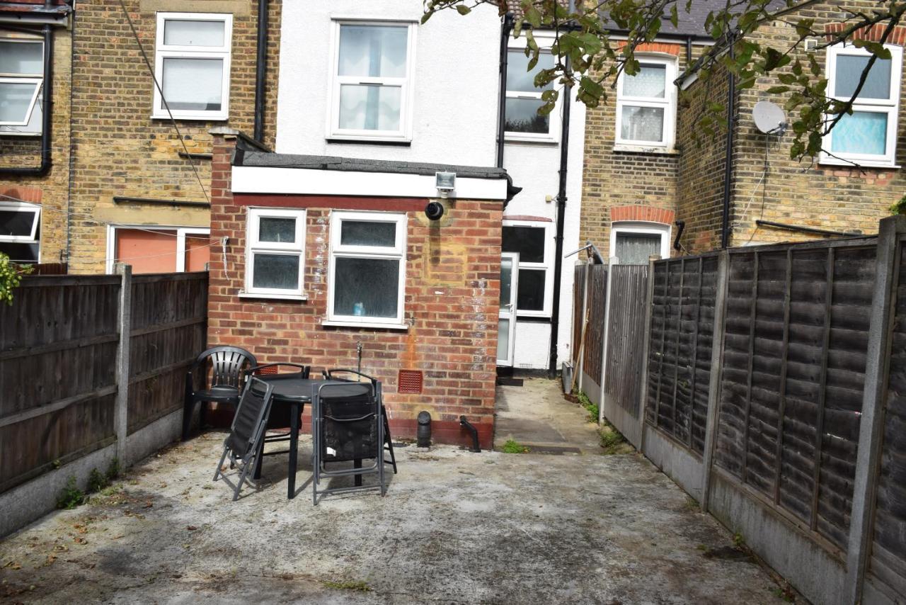Three Bedroom House Lancaster Road London Ngoại thất bức ảnh