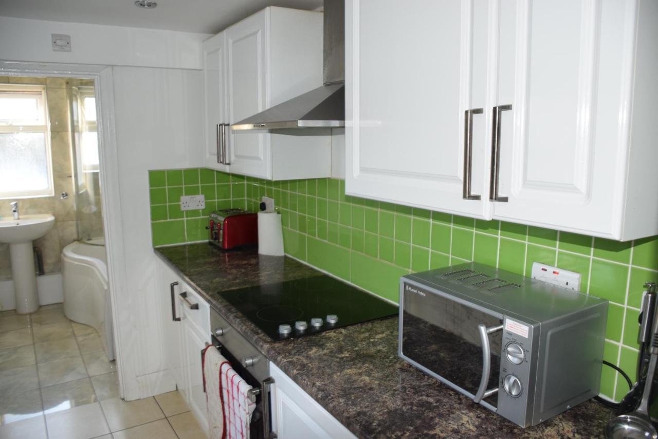 Three Bedroom House Lancaster Road London Ngoại thất bức ảnh